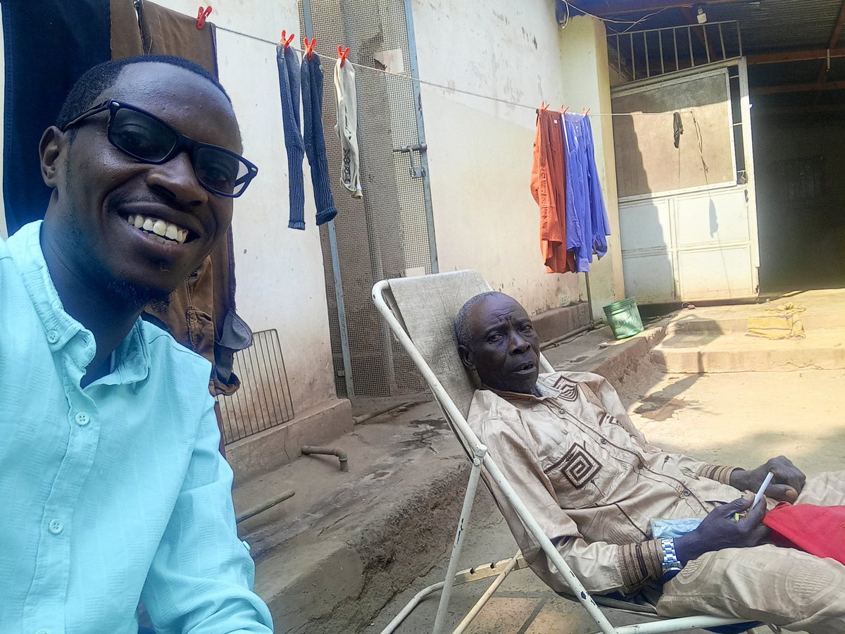 Après des mois sans publier je fais mon retour par ce clin d'œil aux géniteurs des Kapend, KASW(KAPYA)-MUSAS A KAPEND- KASIL. Bonne fête des parents à lui et a tous !