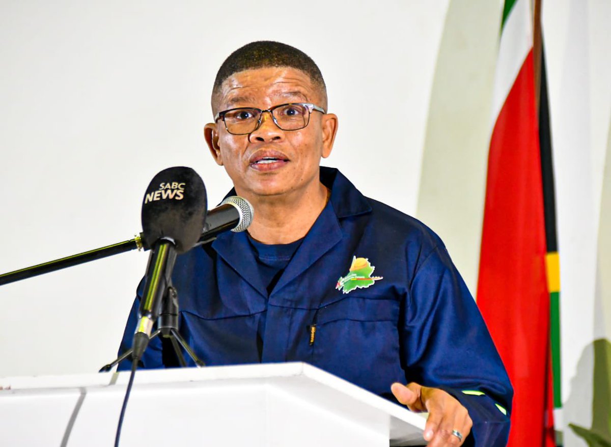 NcConstructCo's tweet photo. [ICYMI] 

The Premier, Dr.  Zamani Saul together with Members of the Executive Council Launched the Northern Cape Construction Company in Kimberley.

#moderngrowingsuccesfulprovince 
#CommitmentMade 
#NcConstructCo https://t.co/QnEZkyHBbD