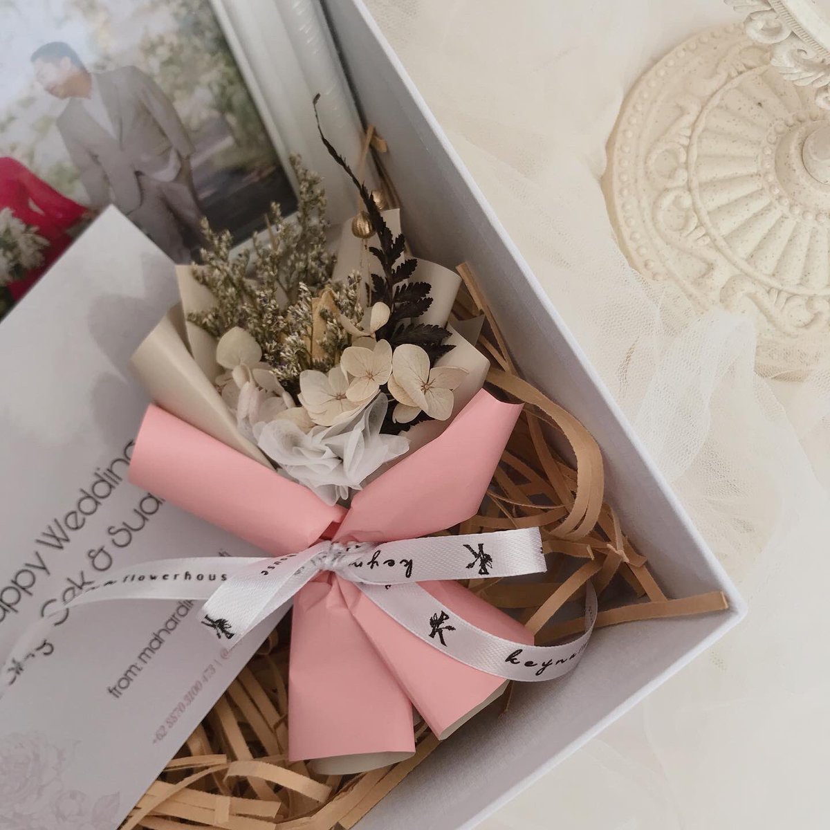 keynafloristry's tweet photo. wedding gift box, we made by custom. 🤗🌸
———
Reach us 
for more information:
📩 : keynaflowerhouse@gmail.com
WA : +62 831‑1565‑7889
•
you can contact us on link bio, and we’ll try to give our best for you✨❣️
#floristbali #floristdenpasar #weddinggift #weddinggiftsidea https://t.co/W2Pon7CnJ6