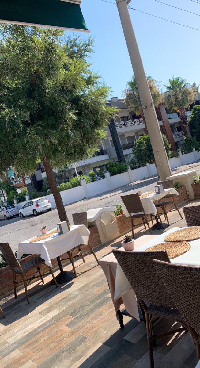 netlou32's tweet photo. The final day of our holiday ...
we will be leaving with glowing tans, bright smiles and new found love ❤️ #minigang #holiday #nearlyhometime https://t.co/q7aCc4inxq