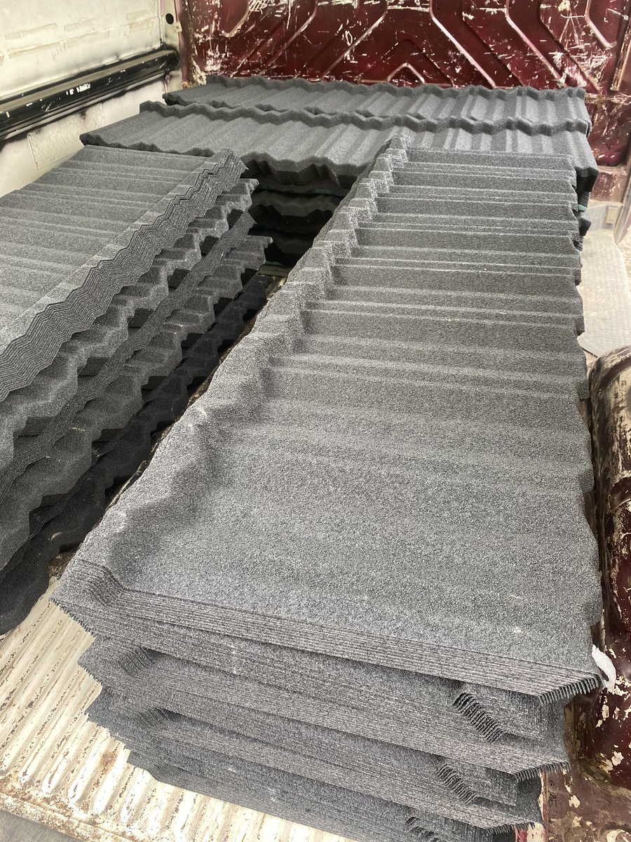 UltimateBuildin's tweet photo. Classic roofing tiles successfully delivered to Ibadan, Oyo state. #roofing #roof #realestate #stonecoatedroof #classicroof #building https://t.co/PHO4qkDiEv