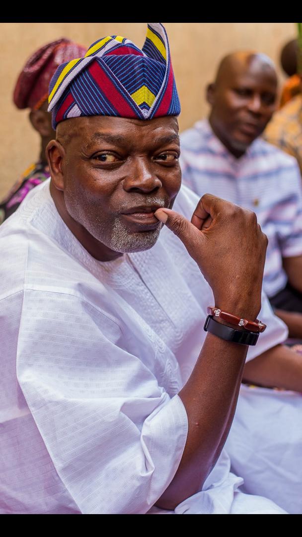 SolomonOjelere's tweet photo. #WeCanDoItTogether
Ilaka is coming!
Ilaka for oyo central
Asiko Anfani 4 All
#GetYourPVC
#VisionWithAction
vote and support him for quality and significant representation at the red chamber.
PDP is power to the people.
It’s time! https://t.co/Ny5vvyiE4Y