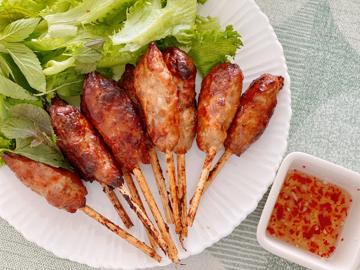 TracyHua23's tweet photo. Nem Lụi Nướng
#homecook #food #nemlui #bbq #grilled #skewers #vietnamfood https://t.co/j7RGfPPajS