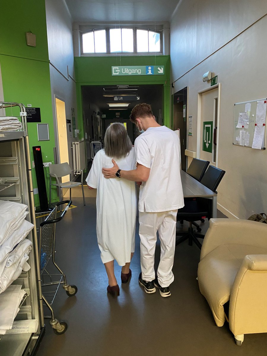 MedicalCompoBe's tweet photo. Einde van de inzet van versterking medisch personeel na de brand in Aarschot - Fin du déploiement de personnel médical de renfort suite à l’incendie d’Aarschot #hulpaandenatie #aidealanation #Teamwork 
NL: https://t.co/MZwwW354Oi
FR:https://t.co/Of5qYA9VGO https://t.co/aGsRewAwiE