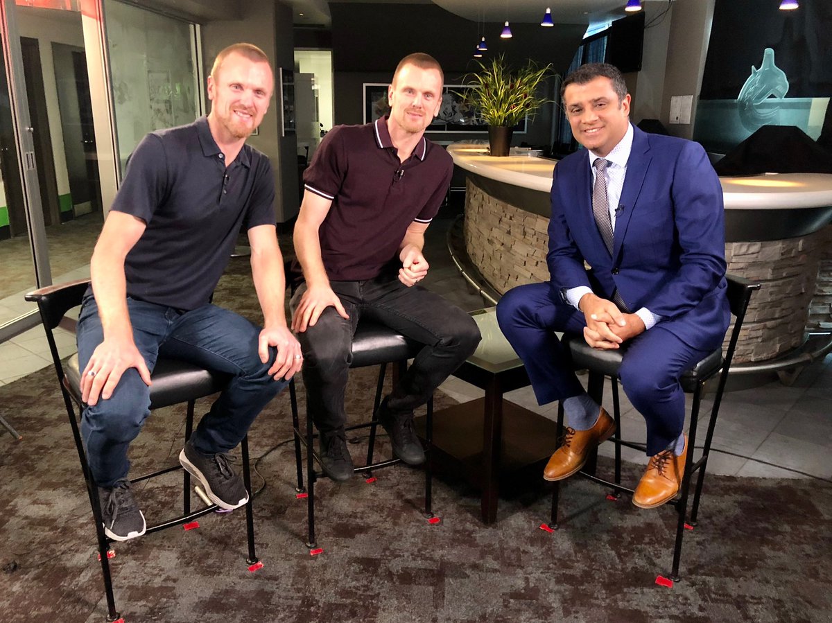 FarhanLaljiTSN's tweet image. 25 years ago yesterday I started at @TSN_Sports. It’s been a minute. So many great memories. I’m not done yet (I hope). How did I commemorate the occasion? At an airport😂