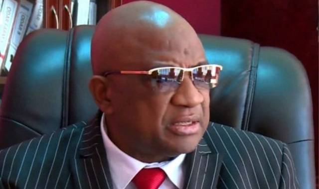 SimangalisoDub5's tweet photo. Speaking to @ZANUPF_Official leaders from #Zvimba South Constituency in Zvimba over the weekend, Dr Chiyangwa said by managing various community income projects, people should take lessons on how to run a successful personal business life @ZanuPF_WL @zanupf_patriots @2018Team https://t.co/kONmiJqbb1