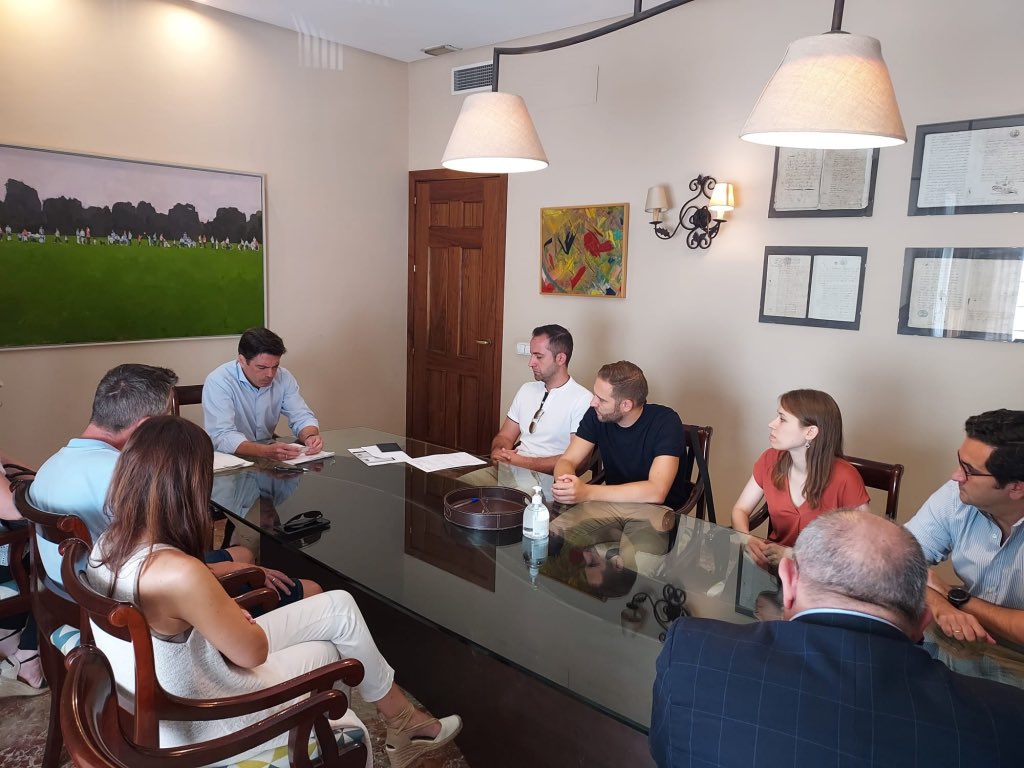 ManoloTorralbo_'s tweet photo. Siempre es una alegría la constitución de nueva empresa, pero aún más si esta es una EBT que nace del talento de los jóvenes investigadores de la @Univcordoba y del @IMIBIC.
#TalentoUCO #LaUCOqueviene #investigadoresUCO
🔗https://t.co/Ko2Yhy93x6 https://t.co/RJ9p28GYXL