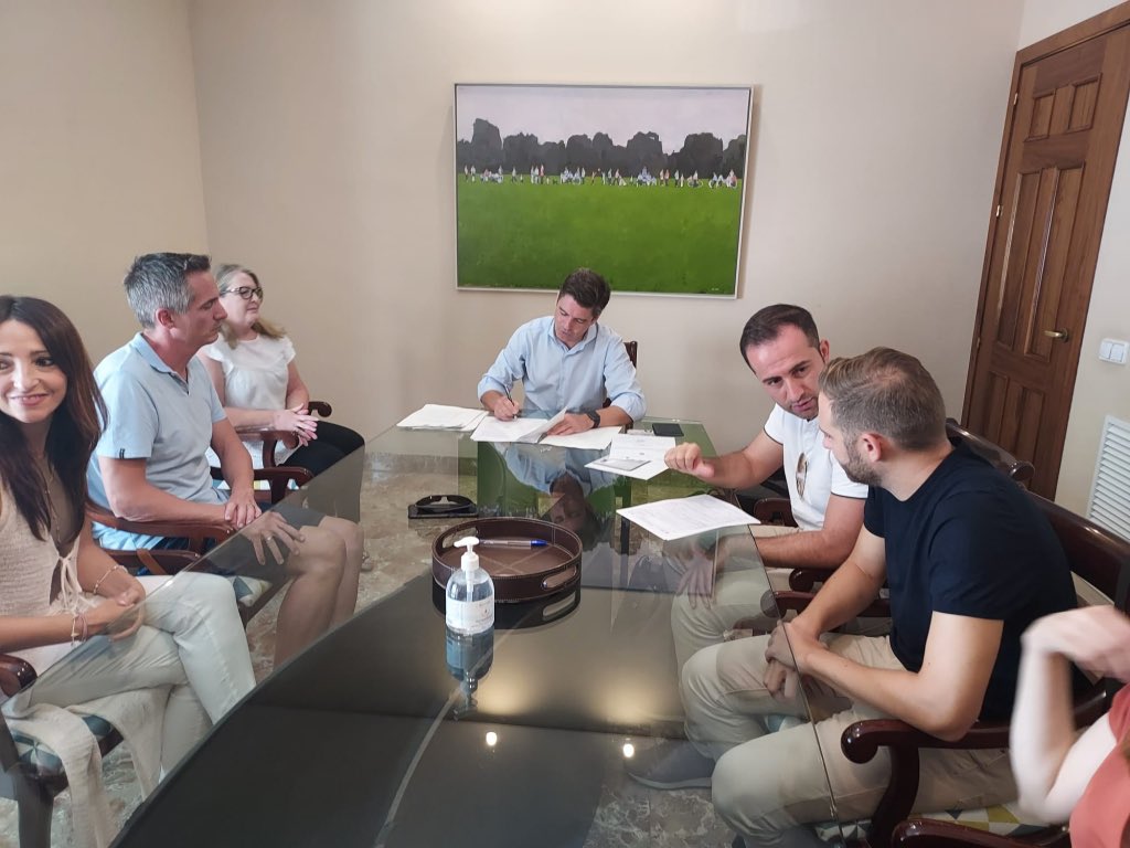 ManoloTorralbo_'s tweet photo. Siempre es una alegría la constitución de nueva empresa, pero aún más si esta es una EBT que nace del talento de los jóvenes investigadores de la @Univcordoba y del @IMIBIC.
#TalentoUCO #LaUCOqueviene #investigadoresUCO
🔗https://t.co/Ko2Yhy93x6 https://t.co/RJ9p28GYXL
