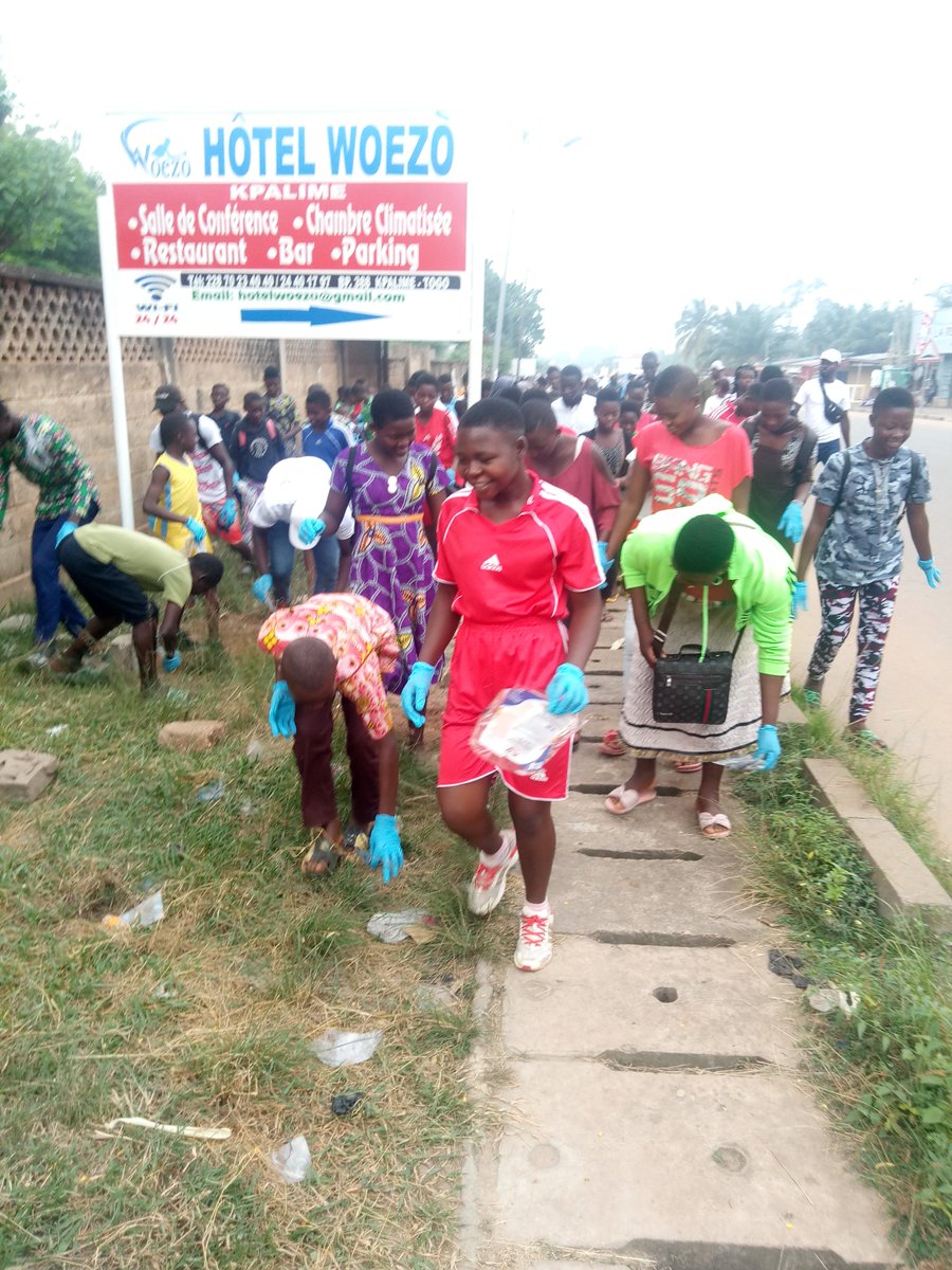 En vue de faire émerger l’esprit de #créativité &amp; de l’#entrepreneuriat #culturel, la Fondation Mablé AGBODAN a initié en deux jours de formation à +200 jeunes sur des métiers des #arts, #design &amp; l’#artisanat dans le cadre de son projet «Vacances créatives»
<a href="/Fondation_MA/">Fondation Mablé Agbodan</a> #TT228