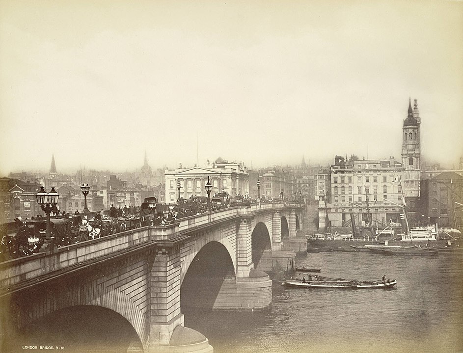 #OTD in 1831, a new London Bridge officially opened. By 1896, the 9,280-foot-long, 49-foot-wide granite bridge was the busiest point in London.