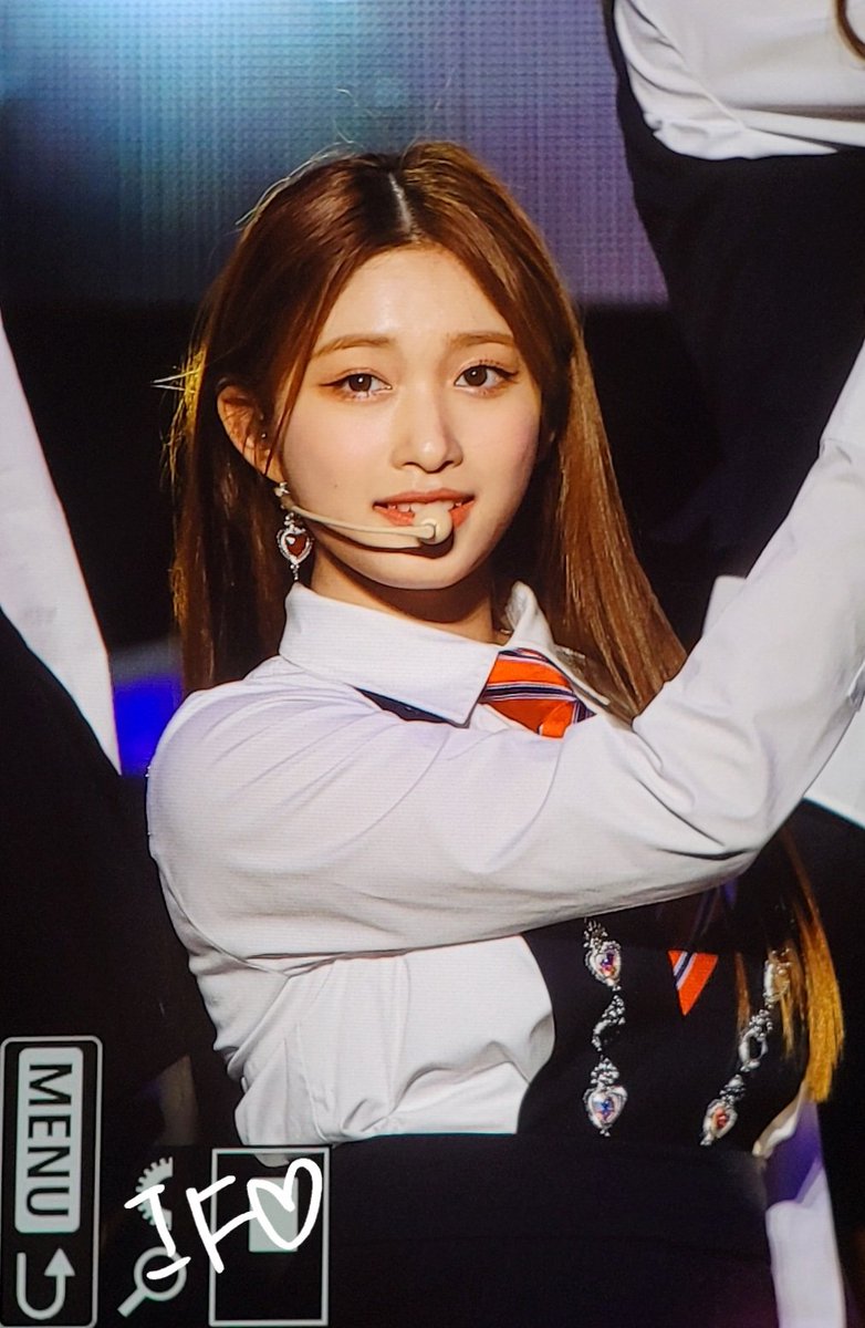 Leeseo_iF's tweet photo. 220802 아이브 이서 프리뷰  #IVE #아이브 #이서 #Leeseo https://t.co/vmnSUDsRZQ