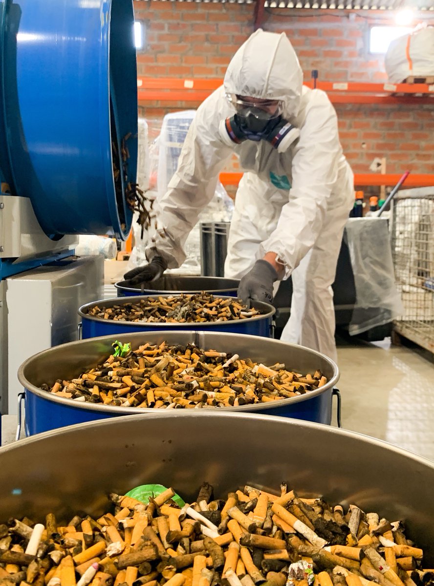 EcoMegot's tweet photo. 300 KG DE MÉGOTS RECYCLÉS ! ♻️

Cette semaine et la semaine dernière, l'équipe s'est mobilisée autour d'Alicia, notre chargée de recyclage, pour recycler 300KG de mégots dans notre atelier de Bordeaux ! https://t.co/1geGbsffav
