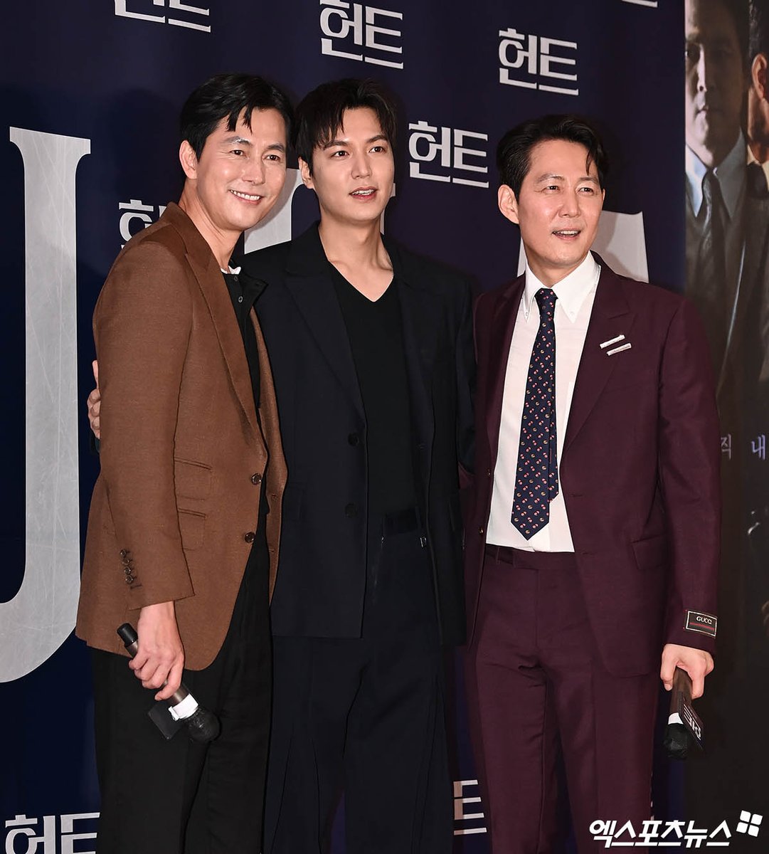 machi6221's tweet photo. #イ・ミンホ「王子様の笑顔」
映画「ハント」ショーケースおよびVIP試写会フォトウォール行事が2日午後、ソウル江南区メガボックスCOEXで開かれた。
https://t.co/Ifn8Mmeh4N
イ・ミンホ「チョン・ウソン - イ・ジョンジェの間でも輝くビジュアル」
https://t.co/ujo6FJoSDo
#LeeMinHo #이민호 https://t.co/vSolqH9itw