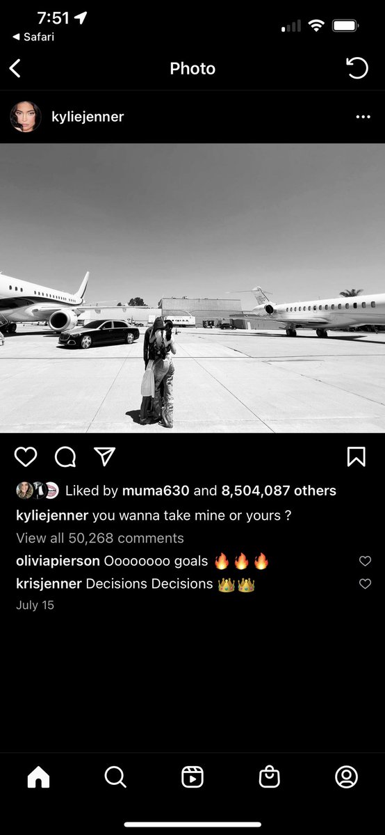 karla2783's tweet photo. #jetgate you wanna talk about jetgate …#KylieJenner this is disgusting . https://t.co/d3HytMEcKy