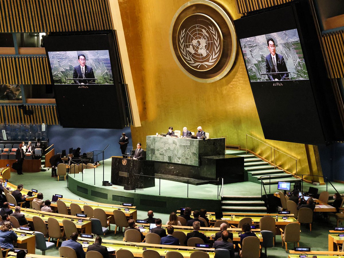 JPN_PMO's tweet image. PM Kishida: I attended the #NPTRevCon as the first Japanese prime minister ever to do so. There, I showed Japan&apos;s determination to firmly uphold the #NPT and announced the #HiroshimaActionPlan, designed to help to bring about a world without nuclear weapons. (1/2)