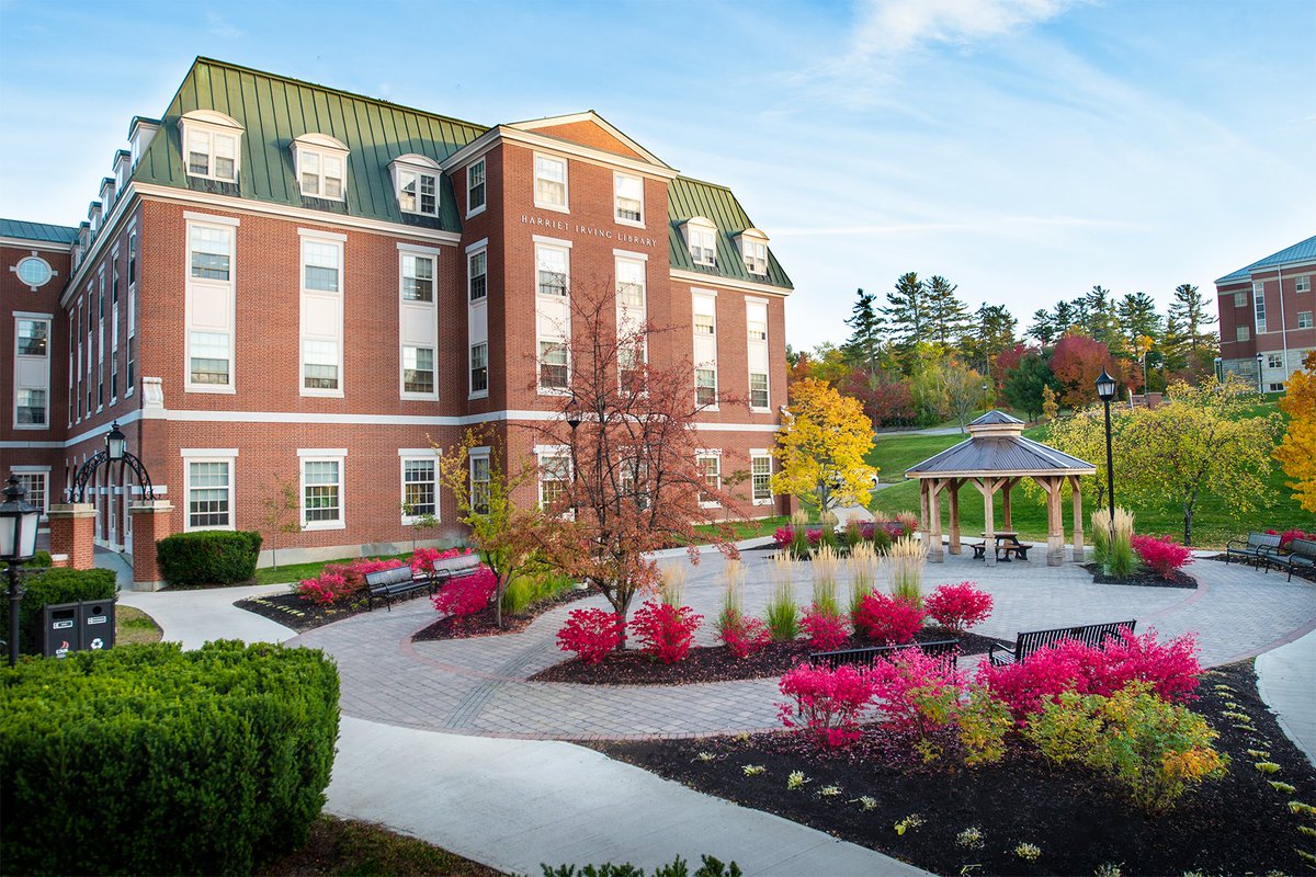 UNB's tweet photo. Effective Sept. 1, 2022 our campuses will be smoke-free! Tobacco, cannabis, vaping and hookah products will no longer be permitted on UNB property. For people who currently smoke, cessation support is available to you. 
FR (506) 453-4837
SJ (506) 648-5656 / email behealthy@unb.ca https://t.co/bHiMp8kGDd