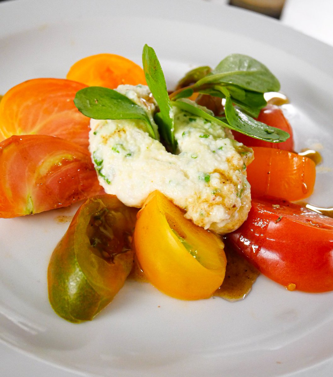 RestaurantsJgo's tweet photo. Salade de tomates cocktails, briquette de chèvre et croûtons... 💖💖
A la carte du #JGOMarciac, jusqu'au 7 août...
#terroirsgascons #frais #qualité #proximité #saisonnalité #locavore #Jgofamily #plaisir @marieduffo @jeanlucgarbage @jazz_in_marciac 🎷😎 https://t.co/ftm3SdH4Ep