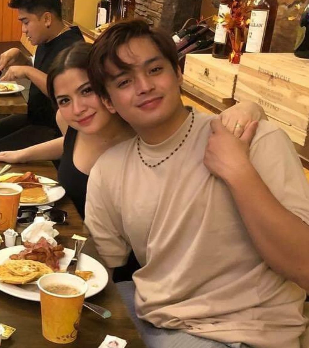kaydstrda's tweet photo. holding hands ang mag-jowa sa new york, enjoy and ingat kayo palagi!!

100K FLEX FOR KD 
@kdestrada_ @alexailacad #KDLex https://t.co/udvDORgnCH