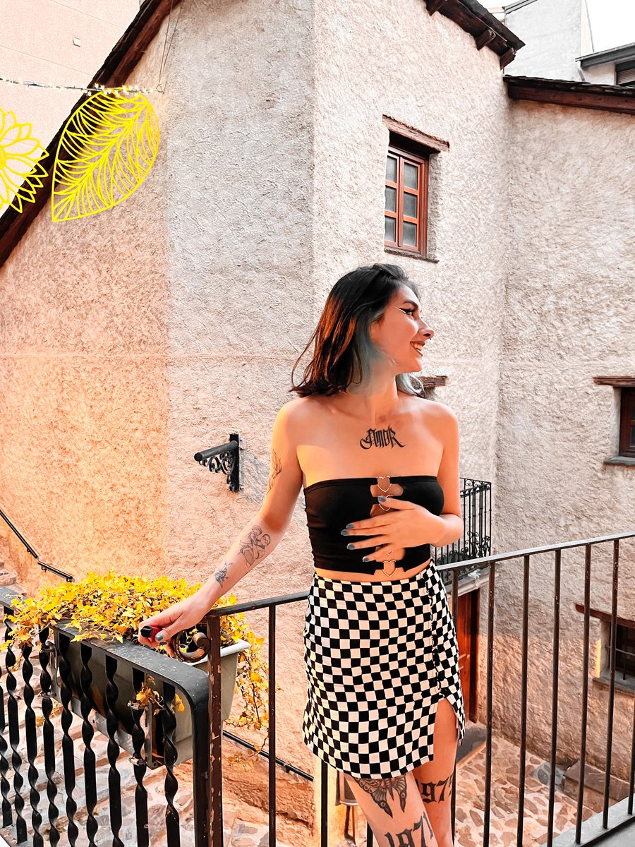 rickyedit's tweet image. completo la colección con lo guapos que íbamos en las fotos impares y la suerte que tengo en las pares. siento tanto que me da hasta vergüenza. quiero de esto durante mucho.