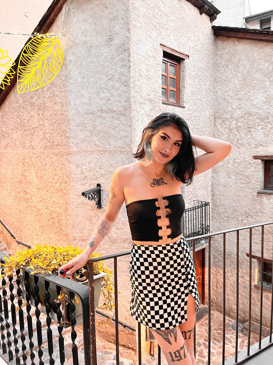 rickyedit's tweet image. completo la colección con lo guapos que íbamos en las fotos impares y la suerte que tengo en las pares. siento tanto que me da hasta vergüenza. quiero de esto durante mucho.