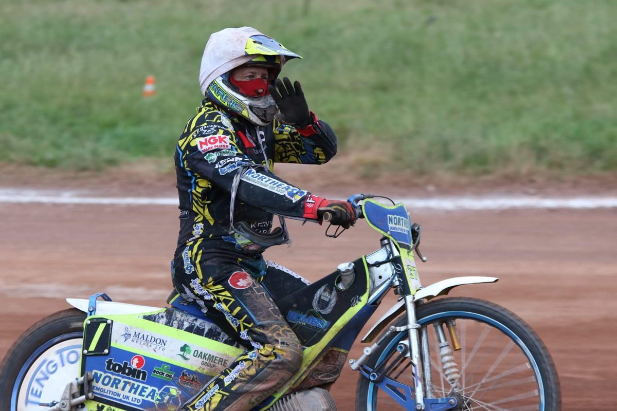 BomberHarris37's tweet photo. Overwhelmed &amp; bombarded with thousands of messages re last night - Thank you! Not going to comment further on social media about decisions made - there’s a rule about what riders should/shouldn’t post re @SpeedwayGB 

It’ll be a good book one day 😜
Bomber 💣👋 https://t.co/sZefOztOPR