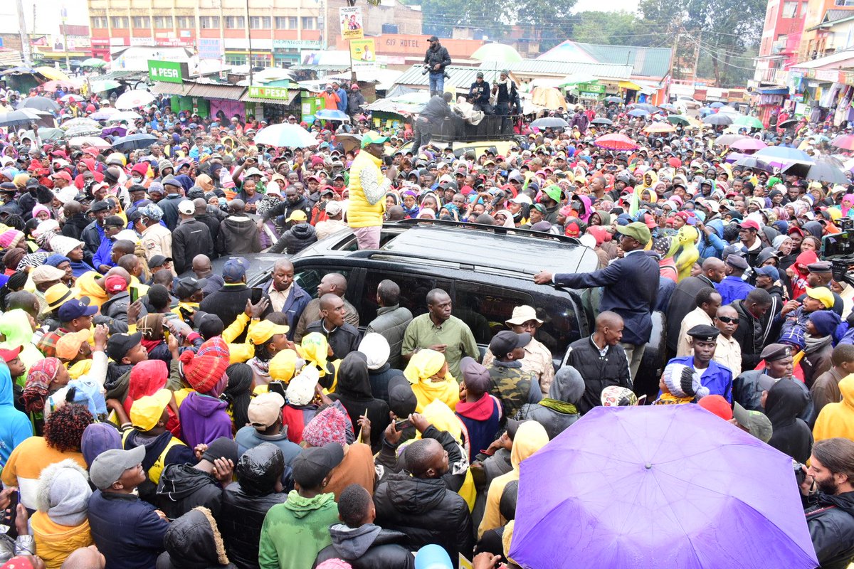 GovernorKahiga's tweet photo. Finishing in style. Hosting the 5th H.E William Ruto in Nyeri Town.
#RutoforPresident #RigathiGachagua #MpangoNiBottomUp #kabakahiga #kabamwalimu #UDAKenya #Wiranimurute #KaziNiKazi https://t.co/YZ7iP13wsL
