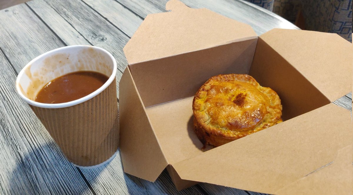 mark_withamouth's tweet photo. As a Northerner... This is a suitable Pie to Gravy ratio... Thanks Cornish Pie Company... https://t.co/71h14ySRmz