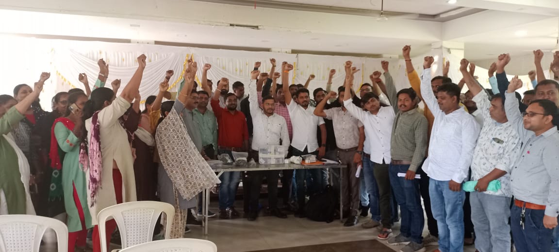 ગુજરાત રાજ્ય તલાટી કમ મંત્રી કેડરના પડતર પ્રશ્નોના નિરાકરણ ના થાય ત્યાં સુધી નવસારી જિલ્લાના તમામ તલાટી કમ મંત્રીશ્રીઓ ચોક્કસ મુદતની હડતાલ ચાલુ રાખશે.
<a href="/CollectorNav/">Collector & DM Navsari</a> <a href="/DdoNavsari/">DDO Navsari</a> <a href="/brijeshmeja1/">Brijesh Merja</a> <a href="/GRTMM1/">ગુજરાત રાજ્ય તલાટી મંત્રી મહામંડળ (OFFICIAL)</a> <a href="/CRPaatil/">C R Paatil</a>