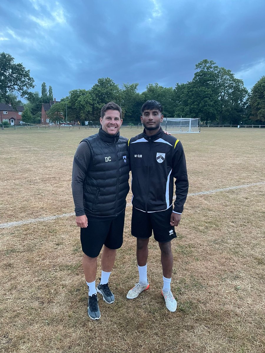 HarlestonTownFC's tweet photo. TRANSFER NEWS! 🚨

Town are delighted to announce the signing of attacker, Lagshan Sivakumar - @Lagshan1! 

Laggy joins from Diss Town, where last season he notched 5 goals in 13 games - dual signed with AFC Sudbury. 

Welcome to the club Lagshan! 👋🏼

#HTFC #UpTheTown ⚫️⚪️ https://t.co/YFHdWqKueQ