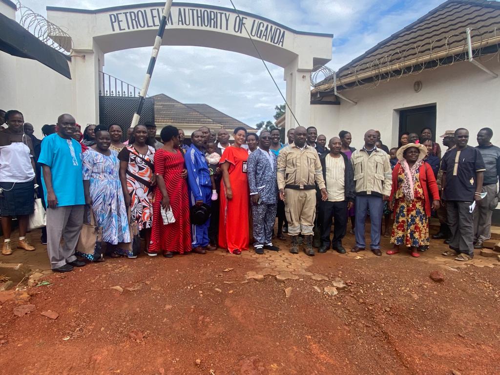 We are currently supporting a 4-day field visit of the SDA Church Uganda Union to the Oil and Gas operational areas in the Albertine graben. The field visit commenced today with a courtesy meeting at Hoima offices and field visit to the kingfisher Dev't Area in Kikuube. #PAUVisit