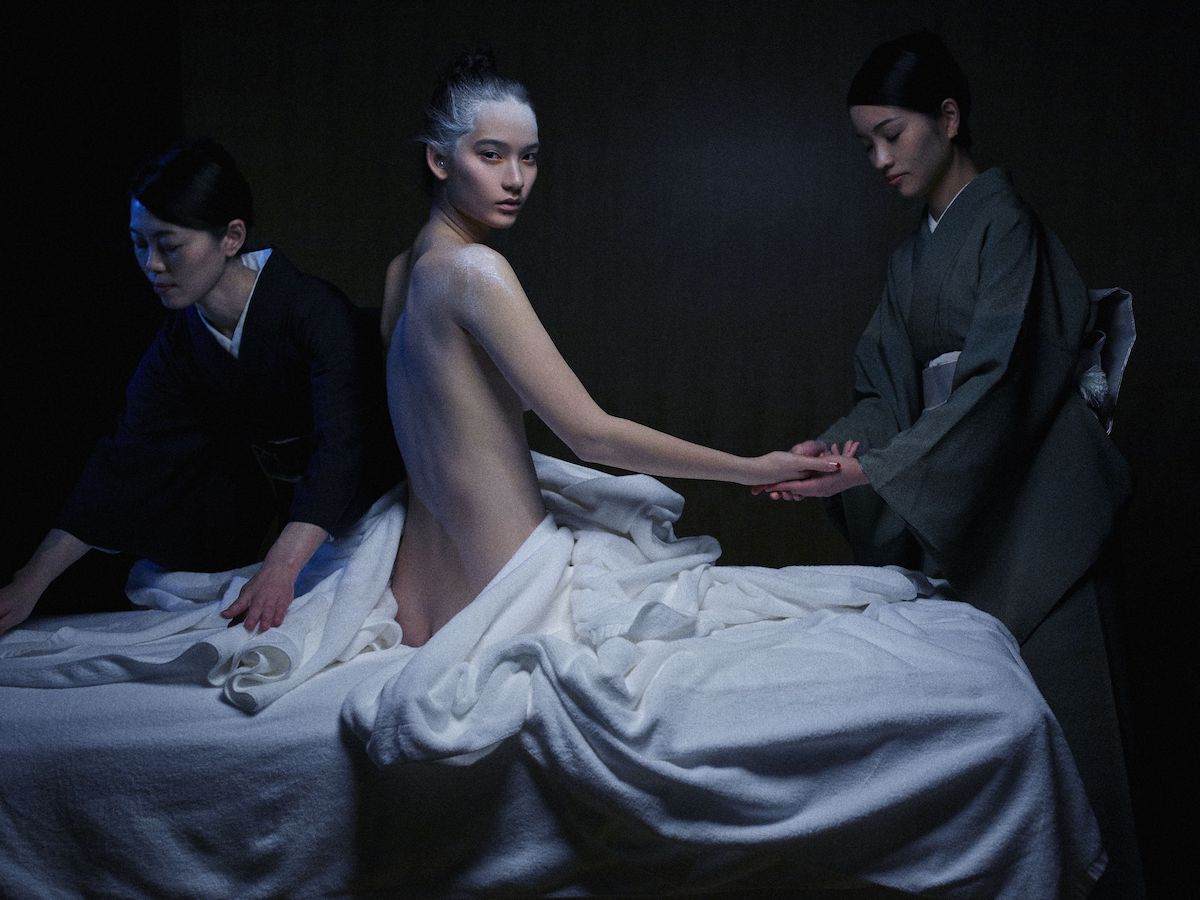 elementumart's tweet photo. Part of the #GenesisNFTdrop by @michelacomte the #JapanSeries is a continuation to his cinematic film "The Girl from Nagasaki".
📸 This work, “Shadow” has been featured on #VogueItalia in 2017.
Explore more:
🔗 https://t.co/uDJaYxfRMn
___
#MichelComte #Vogue #NFTphotography https://t.co/i7gRcFSwIa