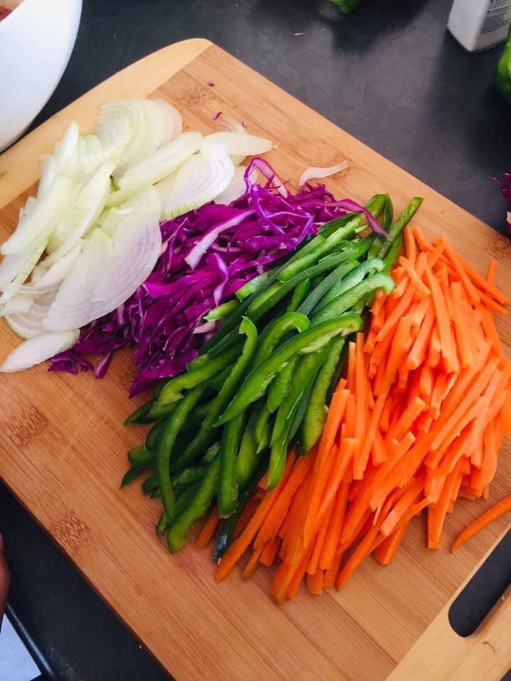 KgosidintsiRese's tweet photo. We are making our legendary stirfry on Sunday the 7th,kindly place your orders before friday. A plate costs P75,P70 for 2 more plates.
Dm or whatsApp me on 77418632
#ResegoCooks β₯οΈπ https://t.co/jrZjRywhPj