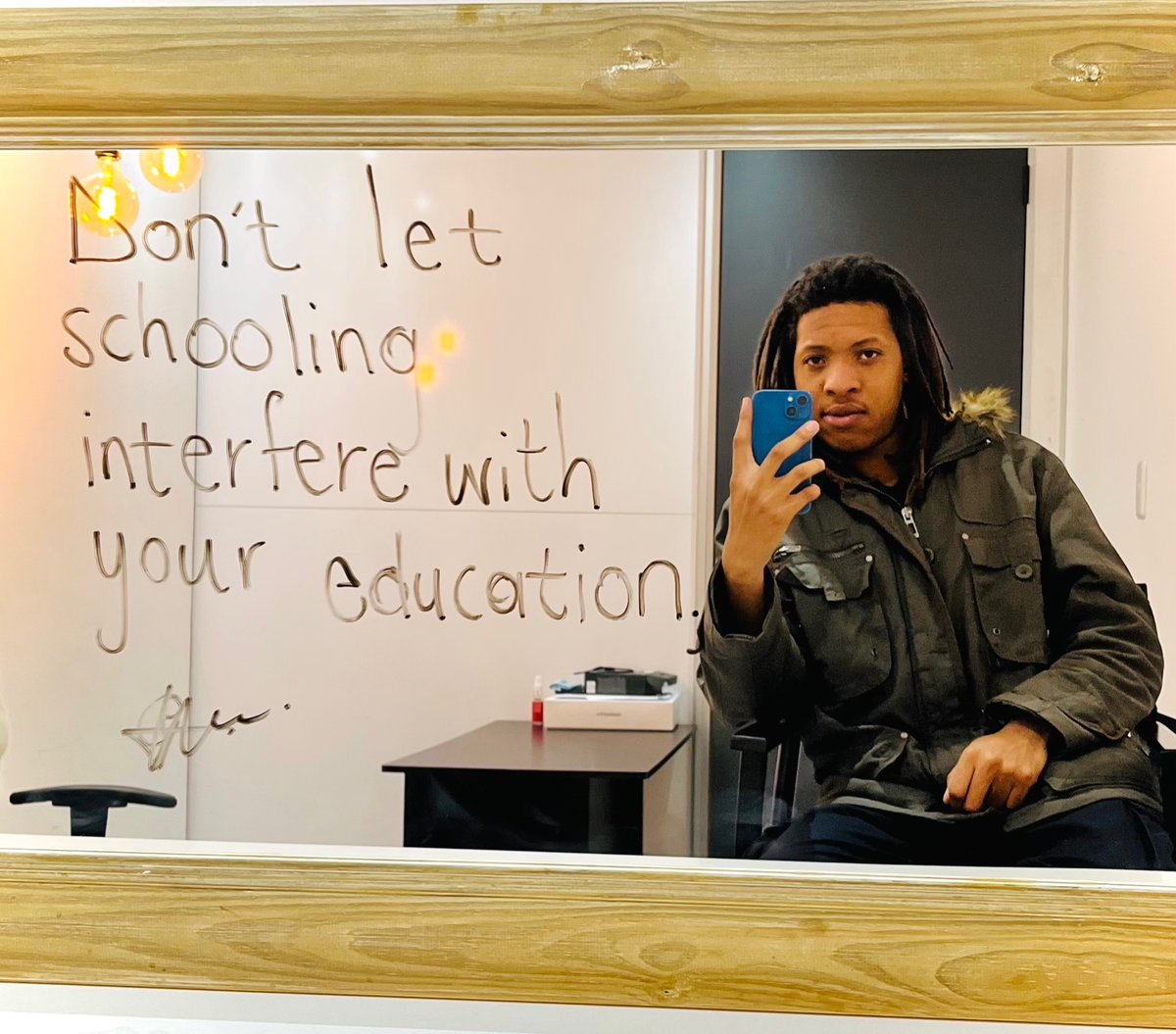 guy_maluleke's tweet photo. Don’t let schooling interfere with your education. 

🌻🌻🌻
#mirrorquotes
#959Breakfast https://t.co/fdh0HEYbBs