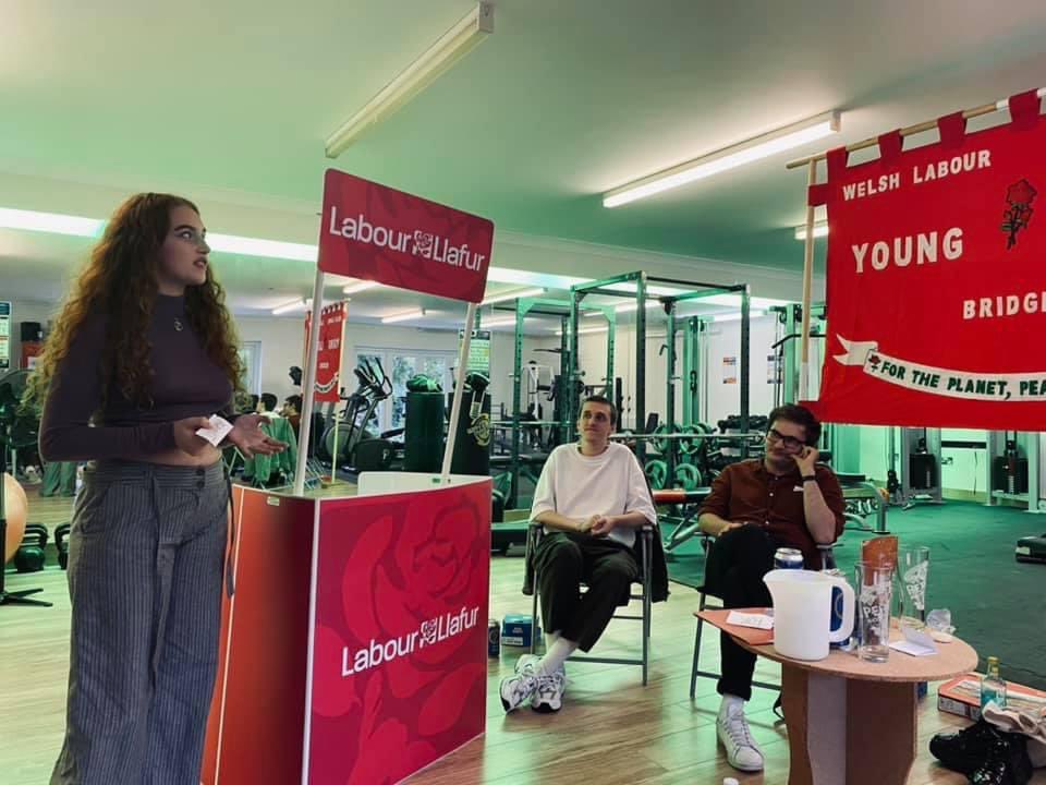 It’s been a year since our Pizza, Beers and Policy Ideas event in #Bridgend 🍕💡 Our event challenged young members to think critically about policy and how best to communicate our ideas within the community. Let’s do it again some time 🙌