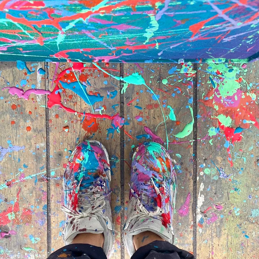 When your shoes match the floor, which matches the art…

#artiststudio #abstractpainting #geometricart #artcollector  #brandmarketing #brandcollaboration #cooladvertising #freshart #coolartwork #contemporaryartcollectors #interiorhome #artbuyers #artforhome #artadvisor