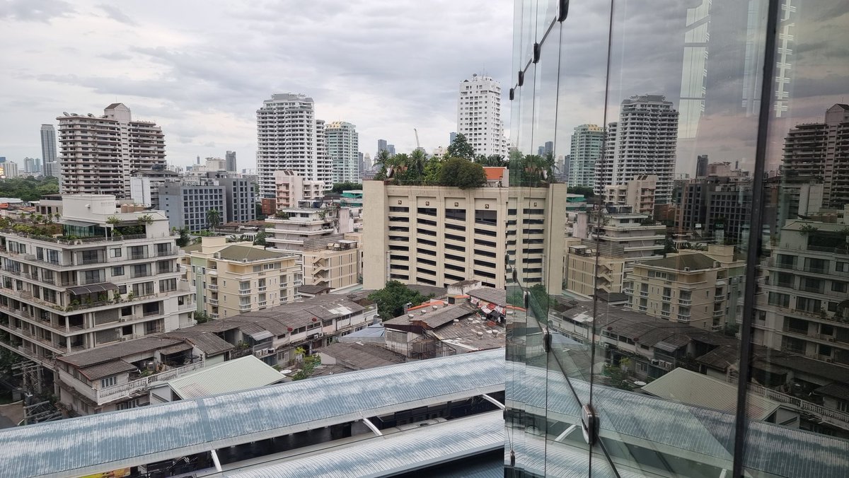 cloverquest_io's tweet photo. Hello 🇹🇭!! We will be roaming the streets to help where we can.. 🍀🙏

#Thailand #BKK #Decentralized #Crypto #Philanthropy #cloverquest https://t.co/90nNU1KUFW