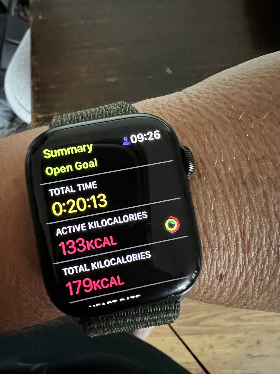 CuriousBecks's tweet image. This is the face of someone who has just been tortured for 20 minutes by a #SmartHulaHoop 🥵🥵

Actually quite fun but easy to loose the momentum if you loose concentration 😂

#NursesActive #GetActiveChallenge @WeNurses