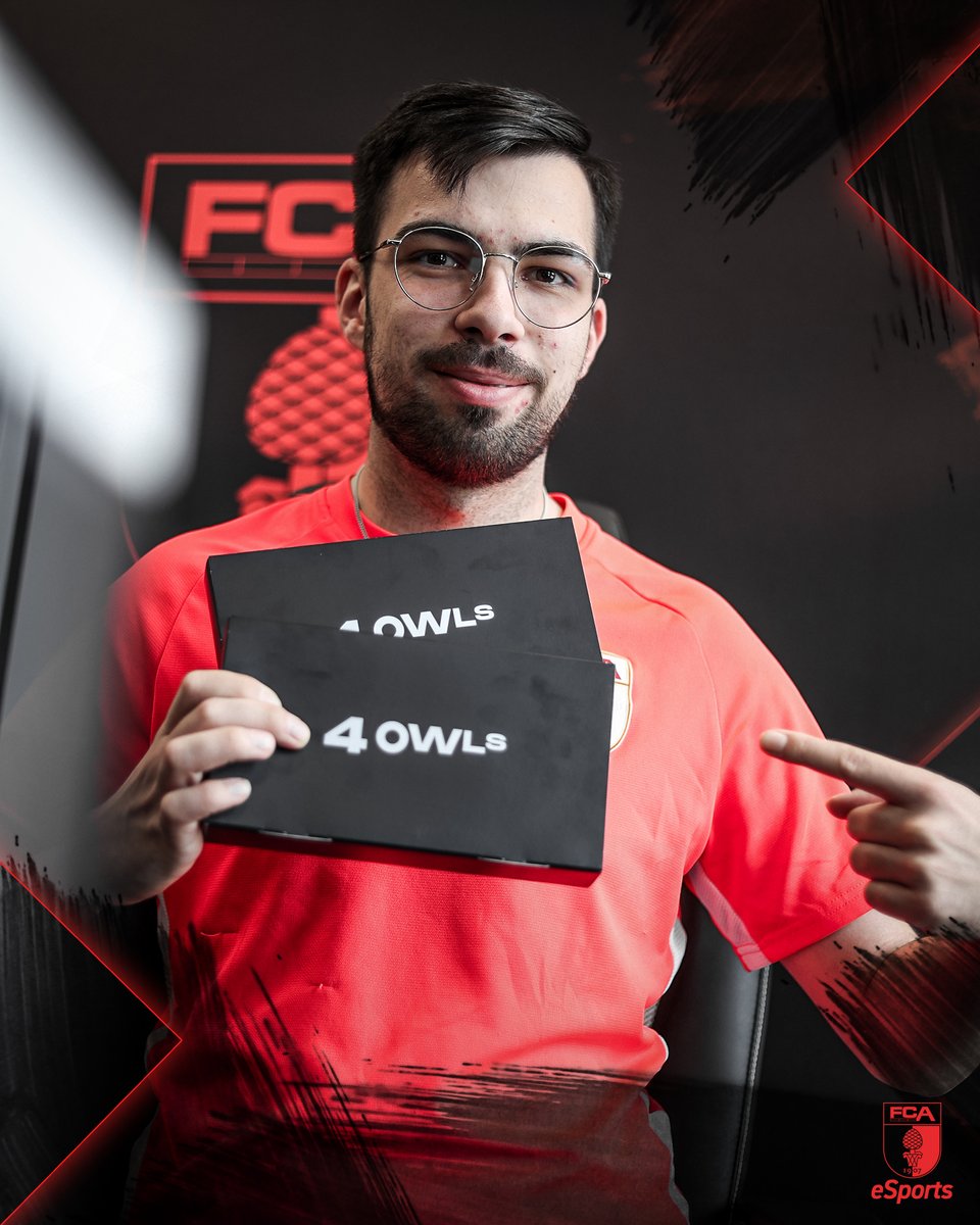 fca_eSports's tweet photo. #Giveaway! Wir verlosen 2⃣ hochwertige Gamingbrillen von unserem Partner 4Owls! 🤓 Unsere eSportler zocken damit bereits die gesamte Saison. 🎮 Was ihr dafür tun müsst:
▶️ Uns folgen
▶️ Beitrag retweeten
▶️ Kommentieren mit dem Hashtag #FCAeSportsX4Owls
Viel Glück! ✊ #FCAeSports https://t.co/Fn72vpWttm