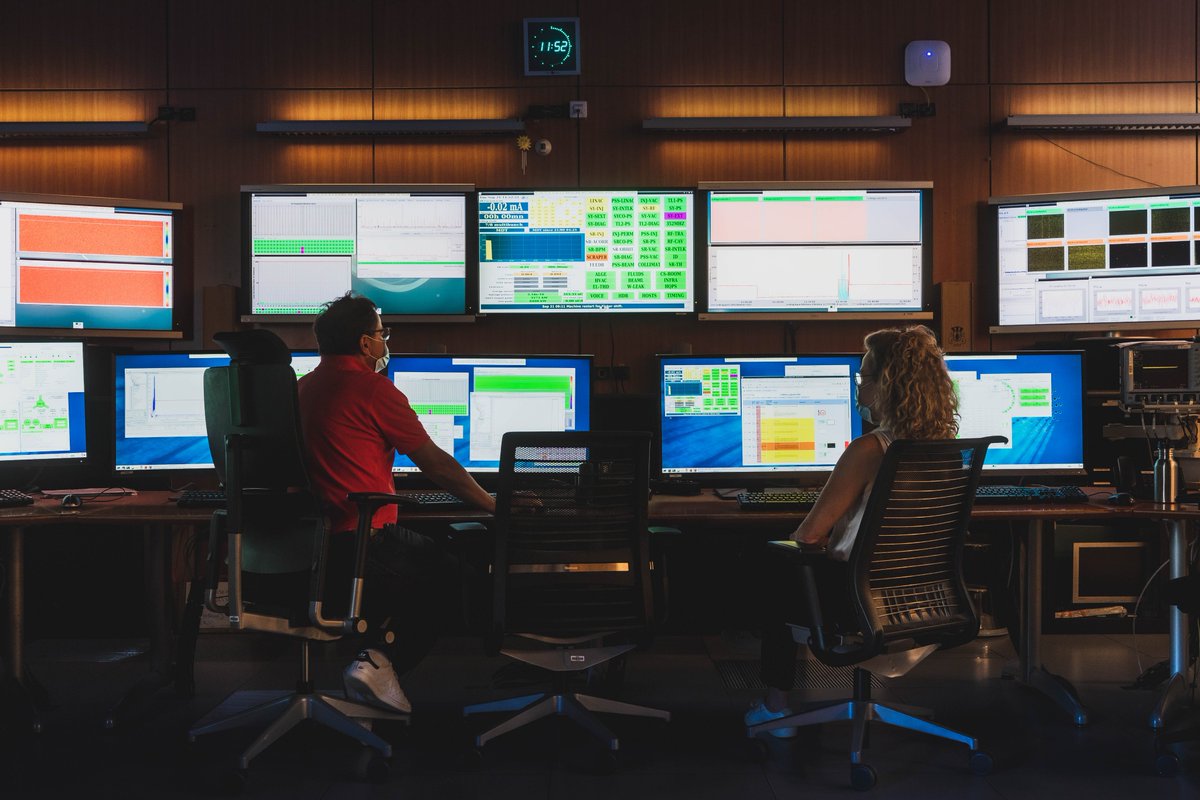 ESRF_JOBS's tweet image. 📢Are you interested in #scientificsoftwaredevelopment? This position is for you 👇
esrf.gestmax.eu/1602/1/cod-sof…

Join @esrfsynchrotron  and take part of a pioneering scientific adventure in #computingscience