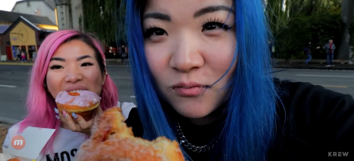 SusannaOpal's tweet photo. A sign to eat your hair I guess. https://t.co/yHHeIKmwnc