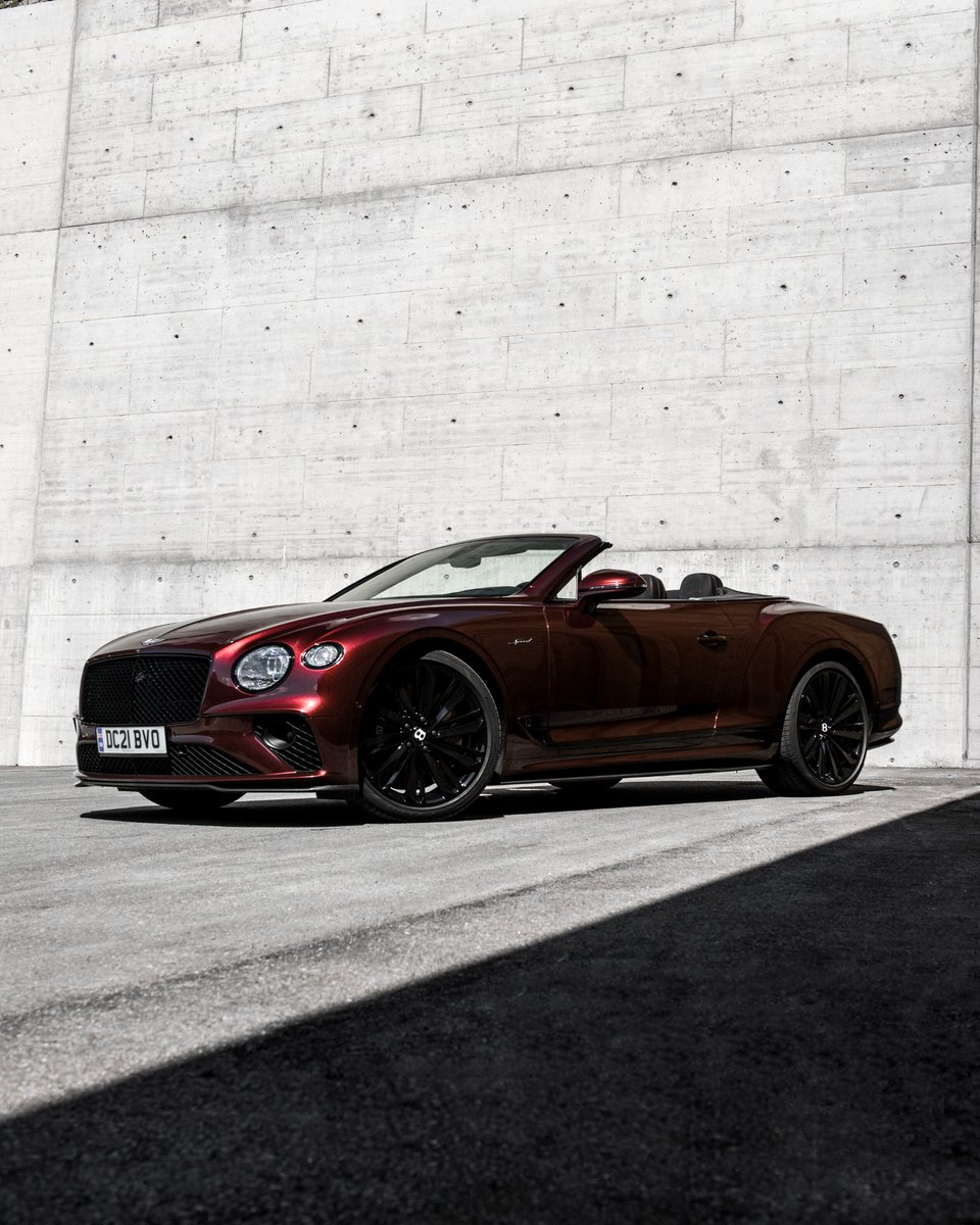 BentleyMotors's tweet image. The perfect convertible doesn’t exi… The #ContinentalGTC Speed.