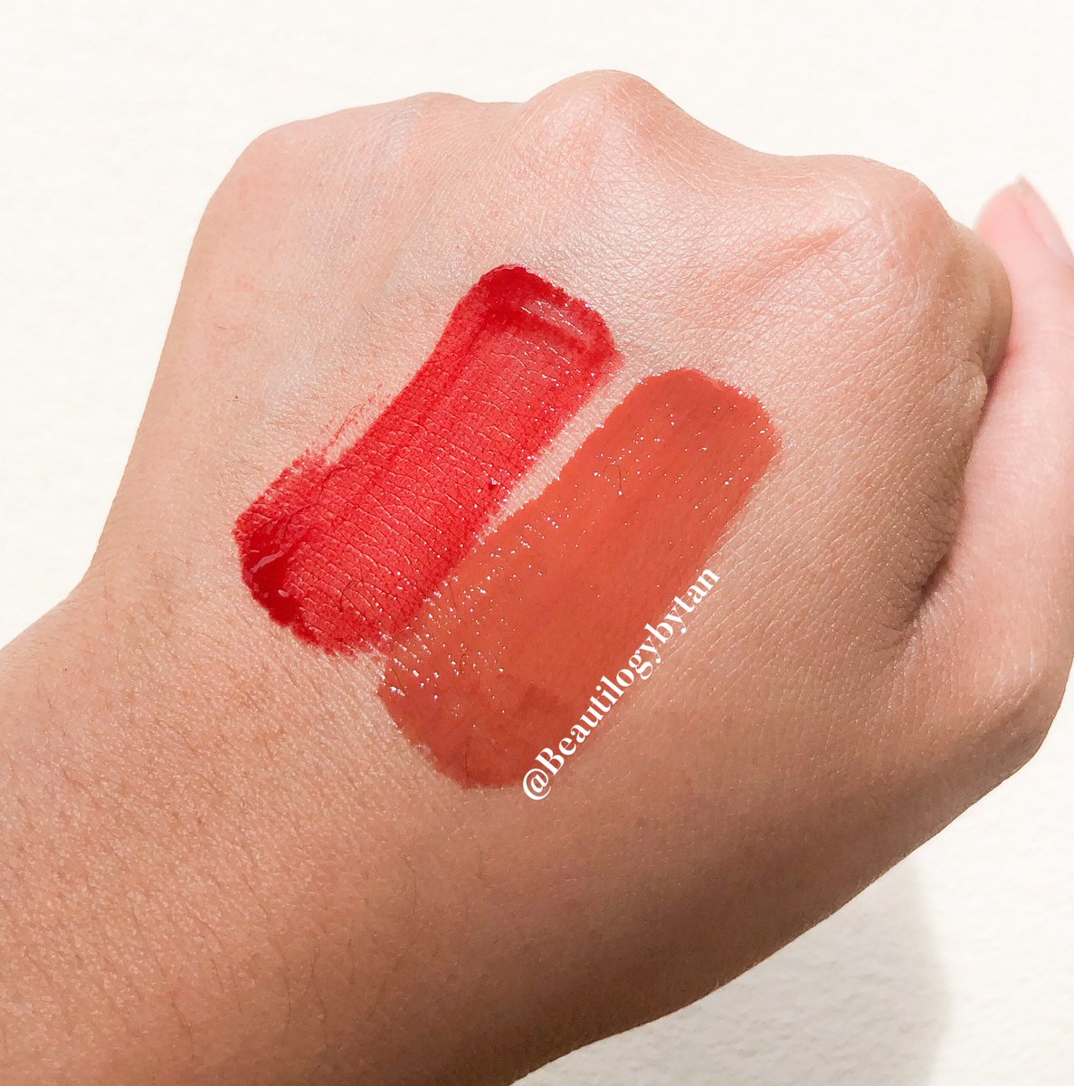 beautilogybytan's tweet photo. Masih bingung pilih mana di antara 2 liptint lokal paling hits ini?

Kali ini aku akan battle 2 liptint lokal paling hits ini!
- pigmentasi
- longevity
- tekstur

— Rose all day Plush tint VS Rollover Reaction Dew Drop battle Review 💄
A THREAD #BattleInTan https://t.co/cyfcYX265y