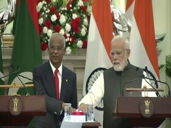 ani_digital's tweet photo. India-Maldives launch Greater Male connectivity projects; India extends 100 million USD line of credit
Read @ANI Story | https://t.co/ywHIgVQjZE
#IndiaMaldives #GreaterMaleConnectivityProject #PMModi #IbrahimMohamedSolih https://t.co/RyjAujwX2G