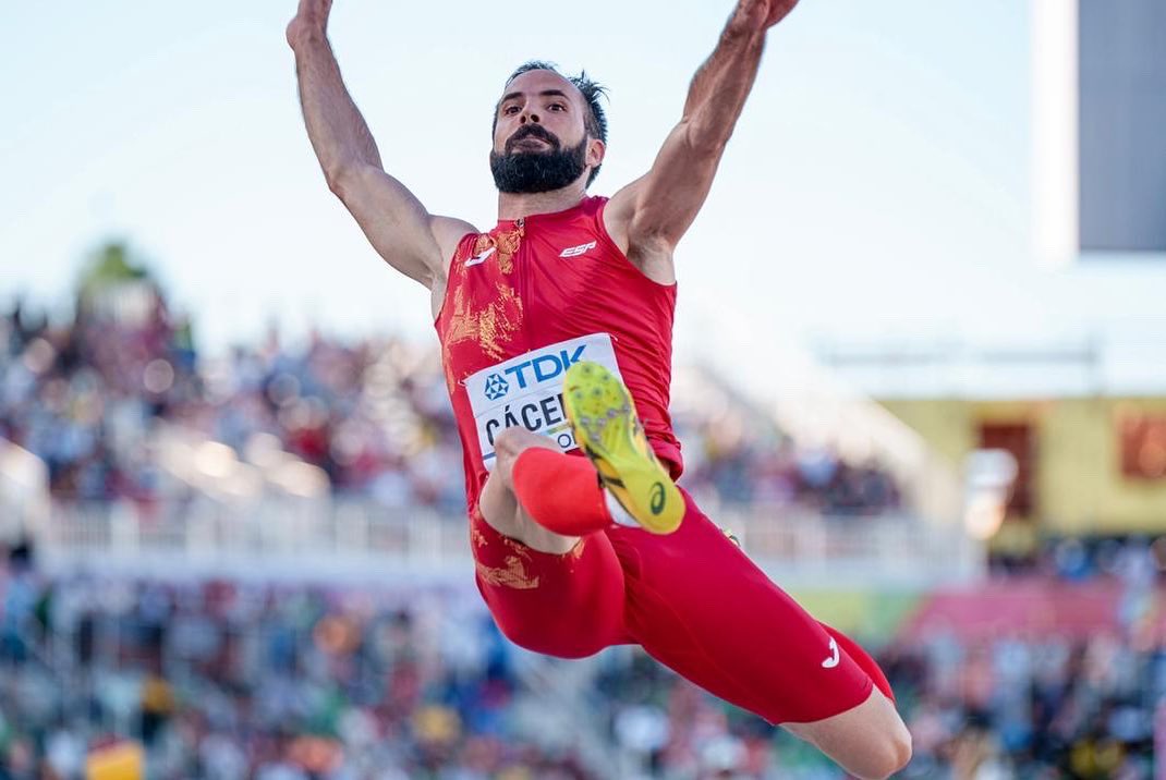 #Atletismo Del Mundial, al Europeo. <a href="/Eusebio_Caceres/">Eusebio Cáceres</a> , <a href="/Fatimadiame/">Fátima Diame OLY</a> , <a href="/ptorrijos916/">Pablo Torrijos</a>, Enrique Llopis, <a href="/conte_63/">Clau</a> y <a href="/carmenems_/">carmen</a> , convocados para el Campeonato de Europa (Múnich, del 15 al 21 de agosto). ¡Mucha suerte!