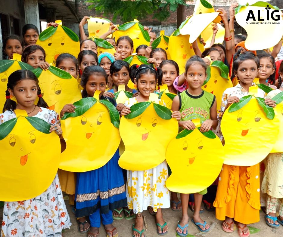 AligSociety's tweet photo. Sweet
.
.
Juicy
.
.
&amp; Everyone's favourite
.
.
Not talking only about the mangoes but our children too.

You must have seen a vibrant yellow mango, but not as sweet as this one. 💛

📍- #Barabanki #UttarPradesh 
#education #funactivity #ecoclubactivity #aligeducates https://t.co/GCiD7zj1Z4