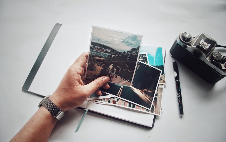 Parentsguideto's tweet photo. ...#Summer2022 2/30
Teens take 100s of photos but they stay on their phones! Get them to print some favs to frame on their bedroom wall. This is great for mental health: reinforcing feelgood vibes by looking at happy memories each day. #SnapFishUK https://t.co/JxcJ1QIskU