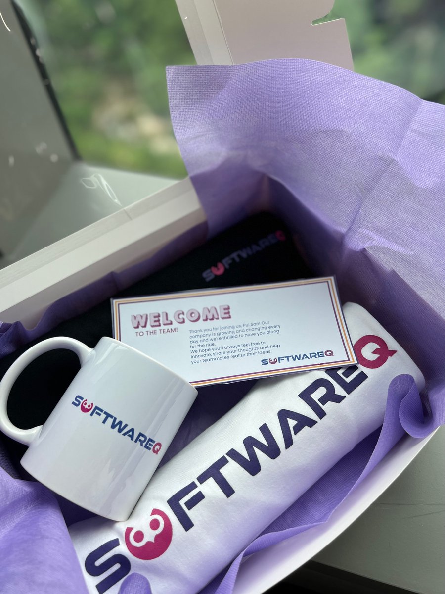 softwareqhq's tweet image. Also, how cute are our welcome packs? 😍😍 #onboarding #welcomegift #softwareq #lifeatsoftwareq