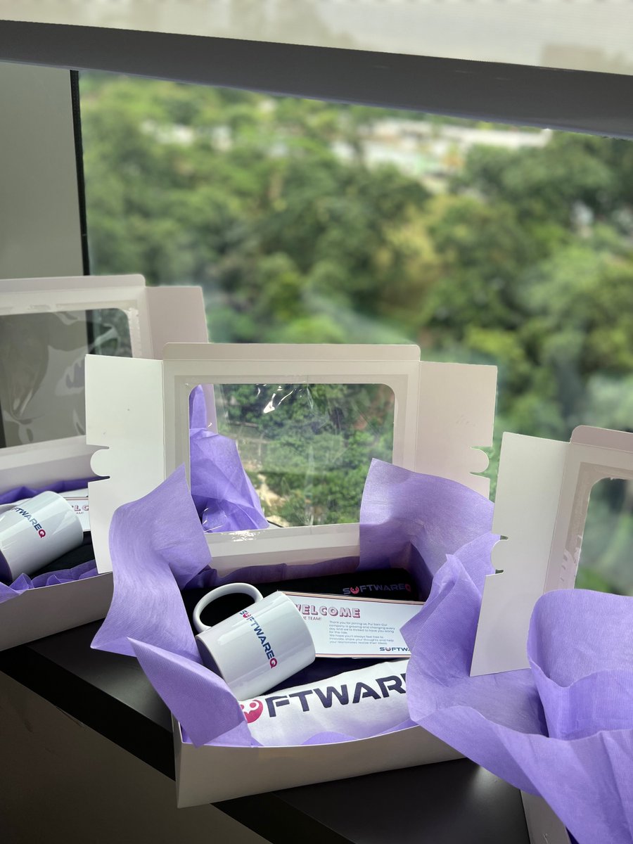 softwareqhq's tweet image. Also, how cute are our welcome packs? 😍😍 #onboarding #welcomegift #softwareq #lifeatsoftwareq