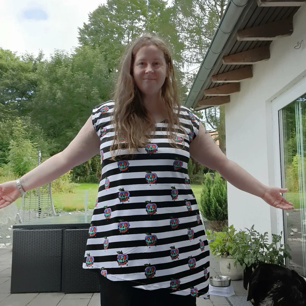 Sisi49402706's tweet photo. #neuesstöffchen alte-liebe- #schnittmuster

#zipfeltunika aus meiner neuen eroberung ❤️

#handmadeclothing #handmadeaccessories #handmadeshirt #etsyDE #twitchstreamergirl #twitchDE #ichnäheaufbestellung #nähenistwiezaubernkönnen #sewersgonnasew #sewsewsew #ichnähefürmich https://t.co/7PoYQzhXGz