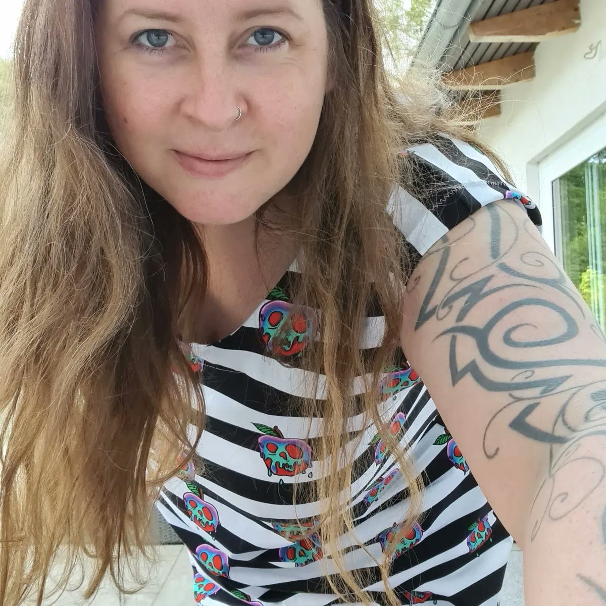 Sisi49402706's tweet photo. #neuesstöffchen alte-liebe- #schnittmuster

#zipfeltunika aus meiner neuen eroberung ❤️

#handmadeclothing #handmadeaccessories #handmadeshirt #etsyDE #twitchstreamergirl #twitchDE #ichnäheaufbestellung #nähenistwiezaubernkönnen #sewersgonnasew #sewsewsew #ichnähefürmich https://t.co/7PoYQzhXGz